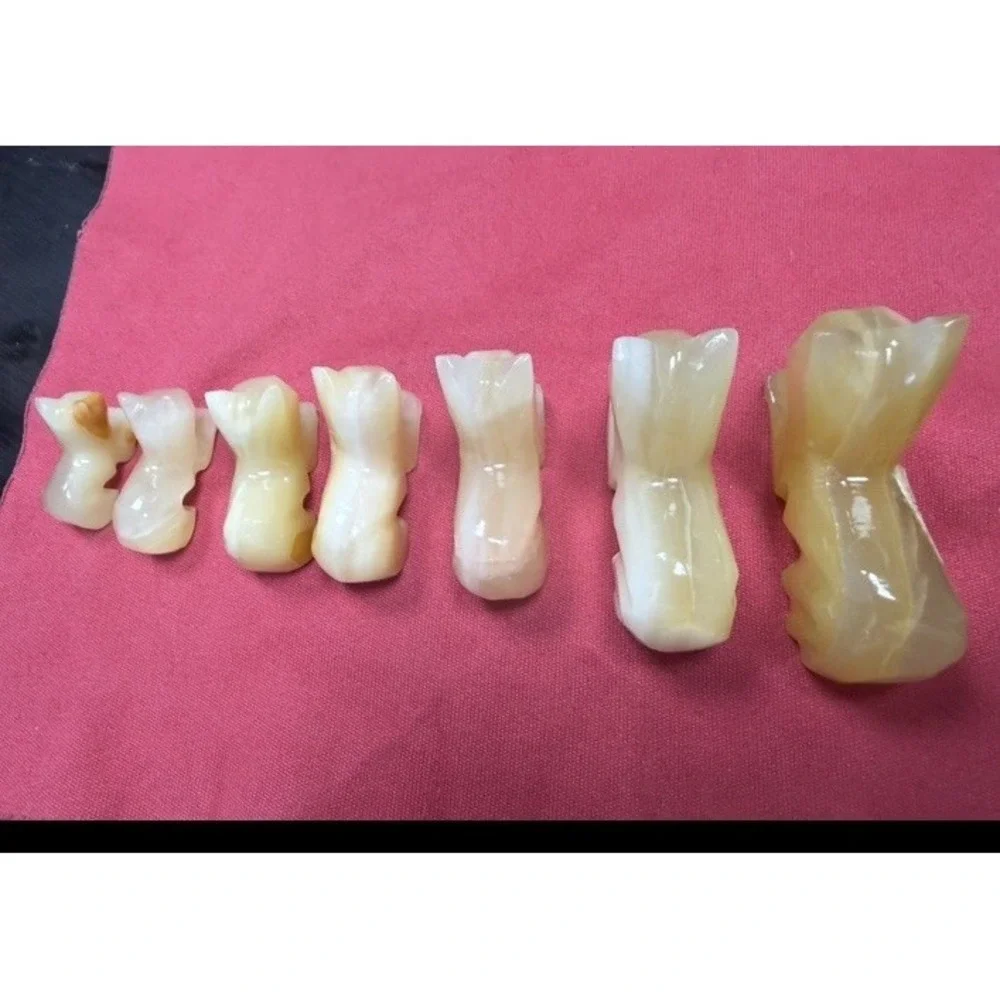 Vintage White Carved Cat Onyx 2